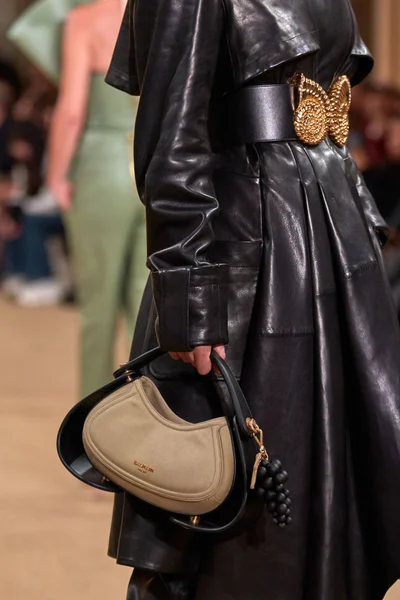 Look 38